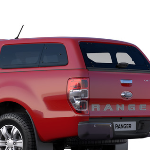 Trda streha s stranskimi stekli, Race Red